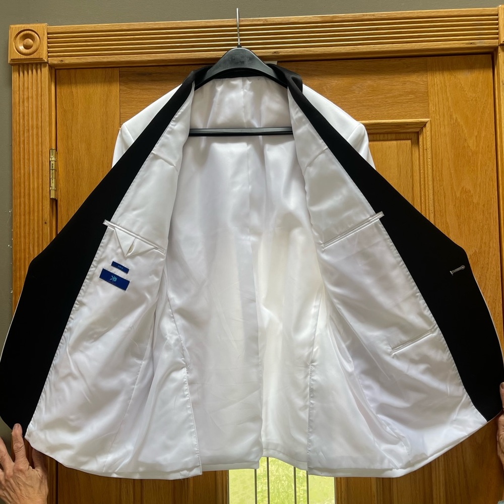 Brand new beautiful white dinner jacket